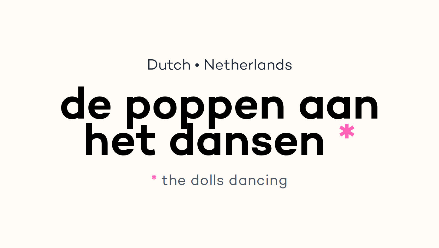 de poppen aan het dansen
